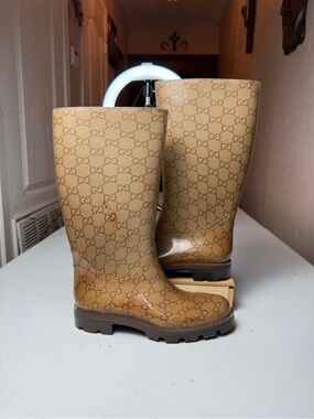Gucci Women's Light Brown
Rubber Rain Boots with
Guccissima Pattern Sz 35 / US 5